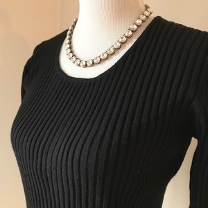 Black ribbed top